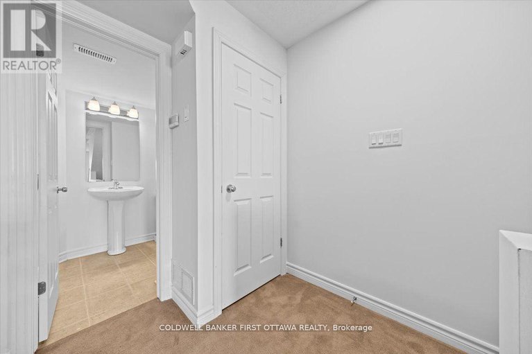 29413277/112-paseo-private/centrepointe/ottawa/ontario/K2G3J5_3