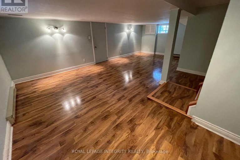 28908367/469-guy-street/castle-heights/ottawa/ontario/K1K1C1_26