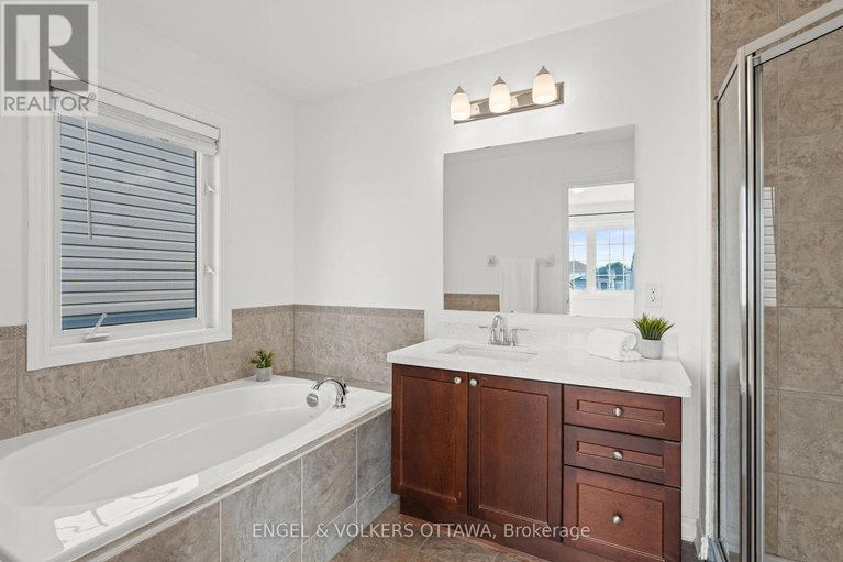 28721536/531-bretby-crescent/cedargrovefraserdale/ottawa/ontario/K2J5P9_28