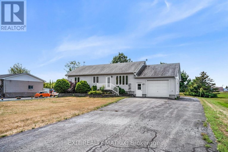 28785994/3704-pattee-road-e/champlain-twp/champlain/ontario/K6A2R2_1