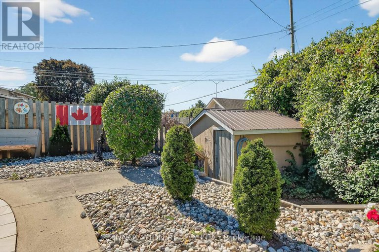 29430596/1951-garfield-avenue-n/braemar-park/ottawa/ontario/K2C0W7_31