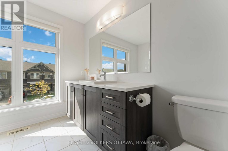29006127/781-cairn-crescent/mer-bleuebradley-estatesanderson-park/ottawa/ontario/K1W0P7_26