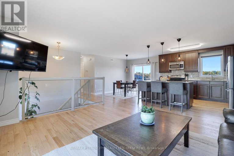 29436499/2431-eady-road/horton-twp/horton/ontario/K7V3Z6_10