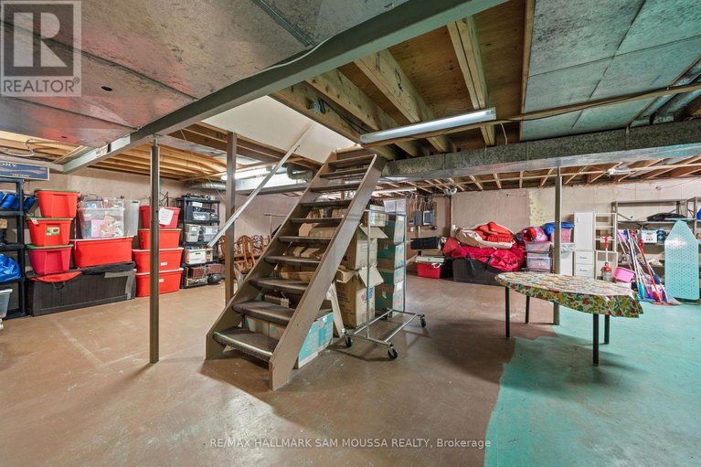 29606720/46-seymour-avenue/borden-farmstewart-farmcarleton-heightsparkwood-hills/ottawa/ontario/K2E6P2_33