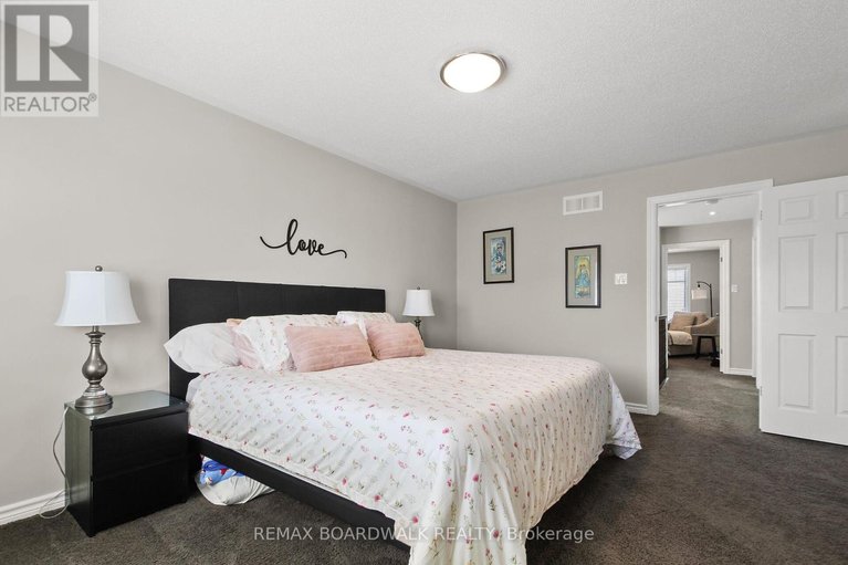 29665086/249-garrity-crescent/strandherd/ottawa/ontario/K2J3T6_12