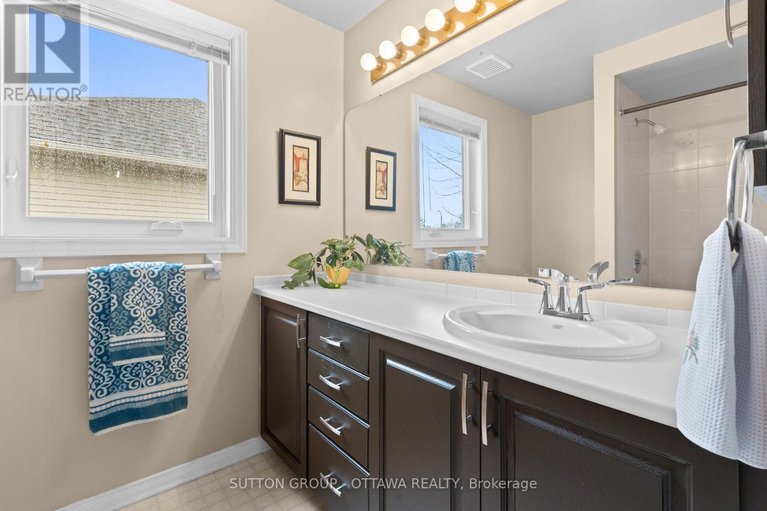 29615591/540-des-conifers-crescent/fallingbrookgardenway-south/ottawa/ontario/K4A3E2_35