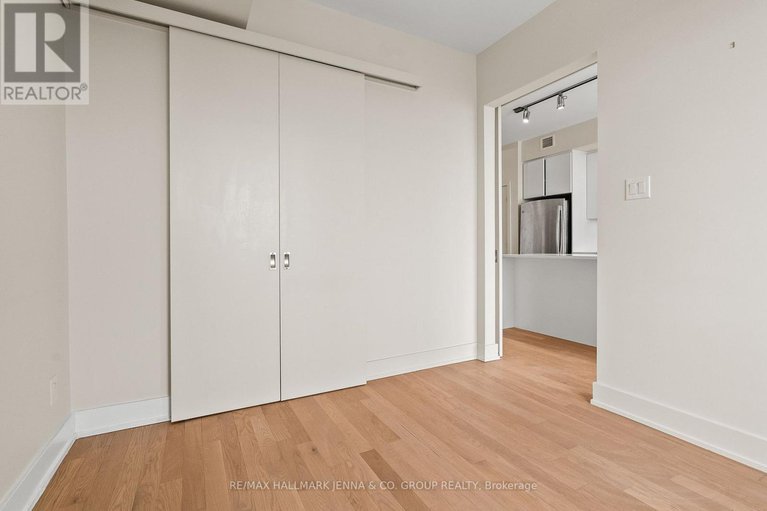 29439629/611-88-richmond-road/westborohampton-park/ottawa/ontario/K1Z0B1_19