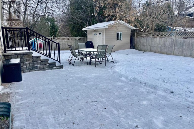 29301935/868-duberry-street/mckellar-heightsglabar-park/ottawa/ontario/K2A3T3_25