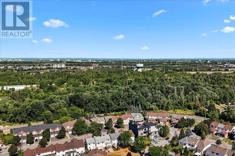 29180172/a-b-25-pennard-way/hunt-club-parkgreenboro/ottawa/ontario/K1T4C1_42