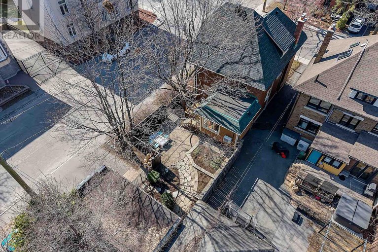 29667356/592-besserer-street/sandy-hill/ottawa/ontario/K1N6C9_41