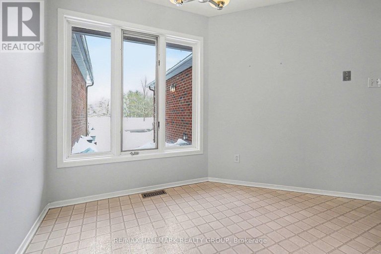 29229076/1970-wildflower-drive/queenswood-heights-south/ottawa/ontario/K1E3V4_7