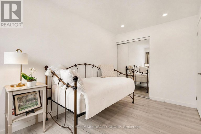 29190139/6861-bilberry-drive/convent-glen-north/ottawa/ontario/K1C2E8_19