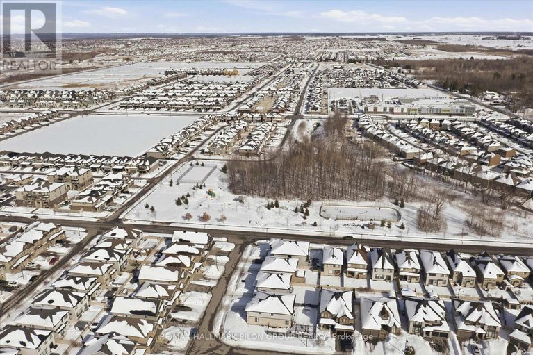 29397813/274-shinleaf-crescent/mer-bleuebradley-estatesanderson-park/ottawa/ontario/K1W0J2_35