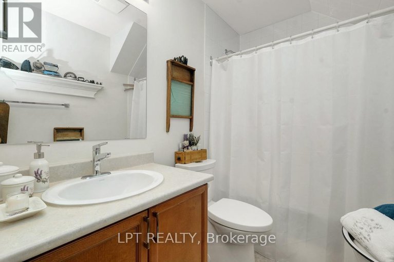 28929558/102-205-bolton-street/lower-townbyward-market/ottawa/ontario/K1N1K7_26