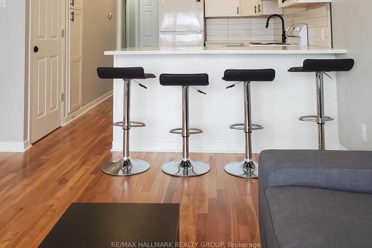 29345324/1329-bloomsbury-crescent/parkway-park/ottawa/ontario/K2C2Y8_3