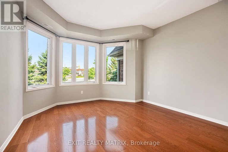 28617032/4-2086-valin-street/springridgeeast-village/ottawa/ontario/K4A0C1_7