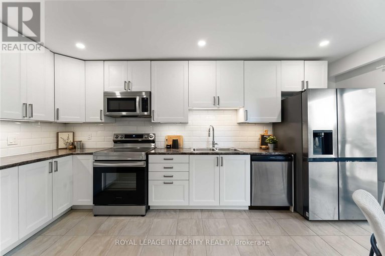 28688332/2044-wildflower-drive/queenswood-heights-south/ottawa/ontario/K1E3R5_8