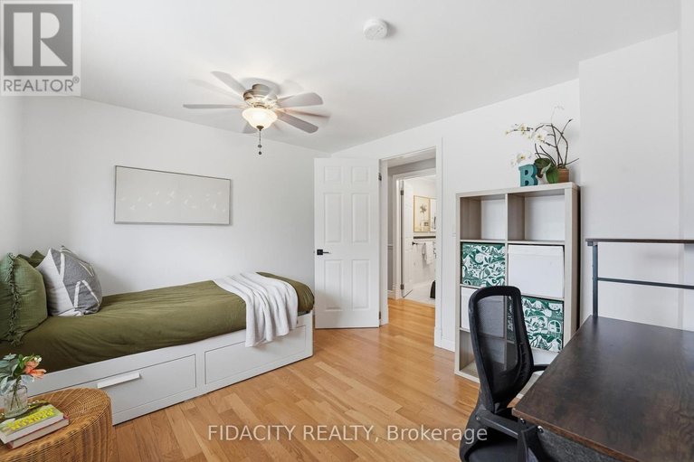 29641176/6560-jack-pine-crescent/greely/ottawa/ontario/K4P1E1_24