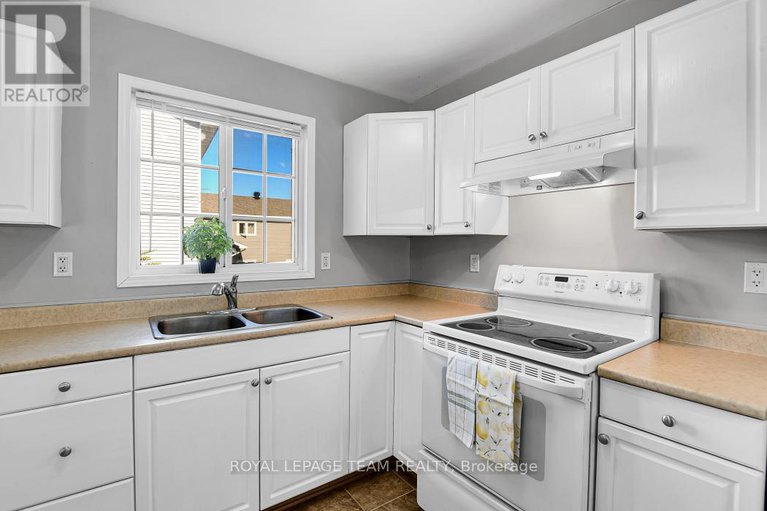 28984527/6-george-street/finch/north-stormont/ontario/K0C1K0_14