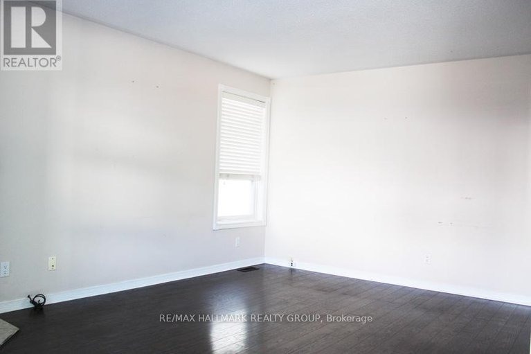28470915/47-emerald-meadows-drive/emerald-meadowstrailwest/ottawa/ontario/K2M2L5_14