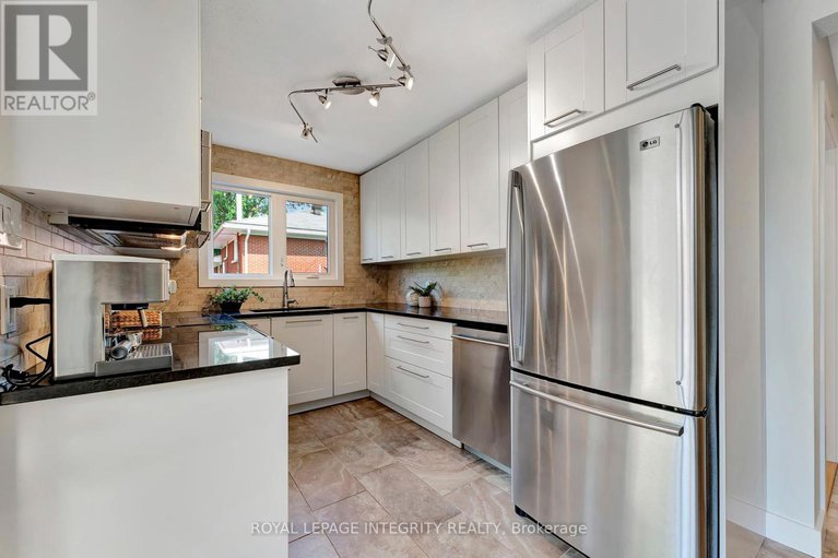 28621220/1150-albany-drive/bel-air-heights/ottawa/ontario/K2C2L3_16