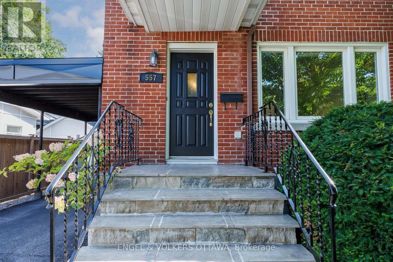28835292/557-roosevelt-avenue/mckellarhighland/ottawa/ontario/K2A2A2_3