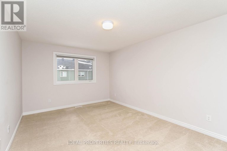 29355187/703-derreen-avenue/stittsville-north/ottawa/ontario/K2S2Z2_29