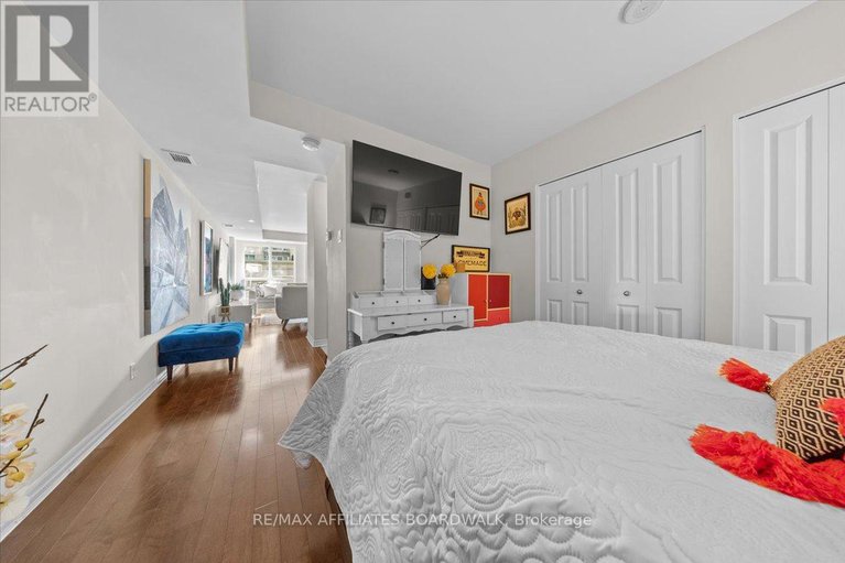 28649694/206-242-rideau-street-s/sandy-hill/ottawa/ontario/K1N0B7_11