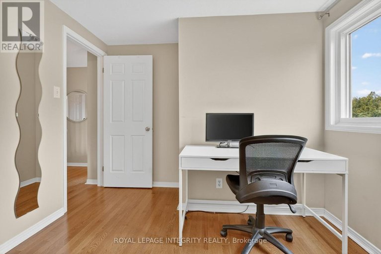 29488935/6020-vineyard-drive/convent-glen/ottawa/ontario/K1C2M5_14