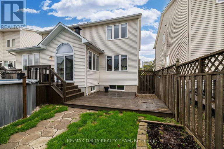 28543683/1591-winterport-way/fallingbrookpineridge/ottawa/ontario/K4A4C2_44