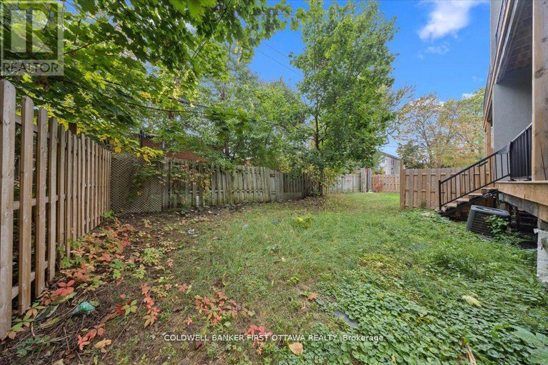 29049401/562-queen-mary-street/overbrookcastle-heights/ottawa/ontario/K1K1W1_38