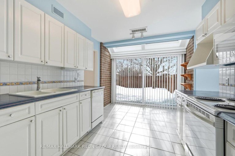 29381764/29-100-hillside-drive/viscount-alexander-park/ottawa/ontario/K1K4J1_8