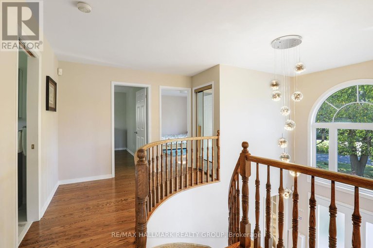 28938196/3062-upper-otterson-place/mooneys-bayrevelstoke/ottawa/ontario/K1V7B6_19