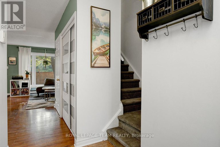 28705275/15-1302-alness-court/pineview/ottawa/ontario/K1B5H2_5