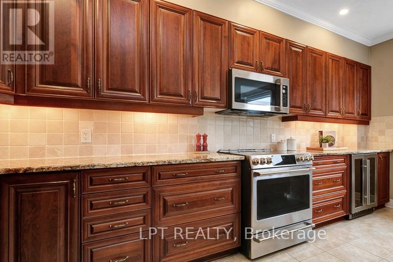 29614830/176-lanark-avenue/westboro-north/ottawa/ontario/K1Z1E5_21