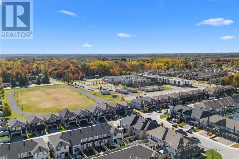 28984522/54-bergschrund-walk/mer-bleuebradley-estatesanderson-park/ottawa/ontario/K1W0P9_38