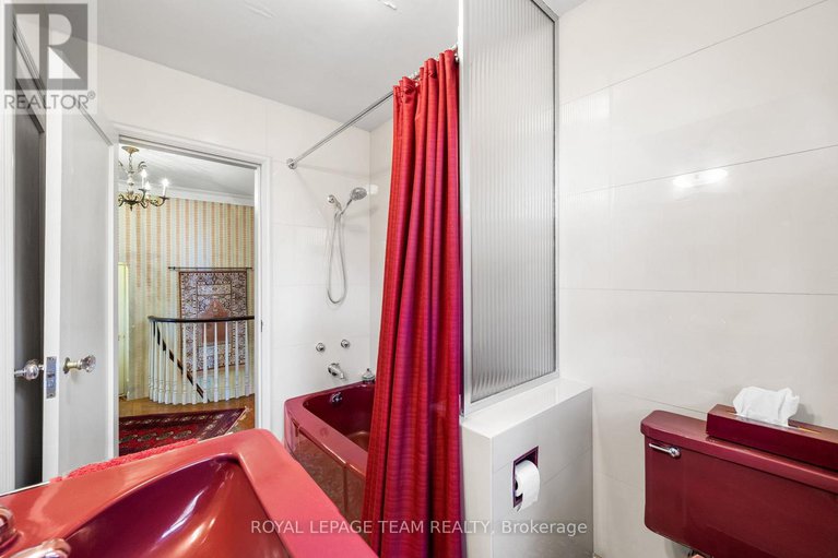 29064217/516-kenwood-avenue/mckellarhighland/ottawa/ontario/K2A0L6_22