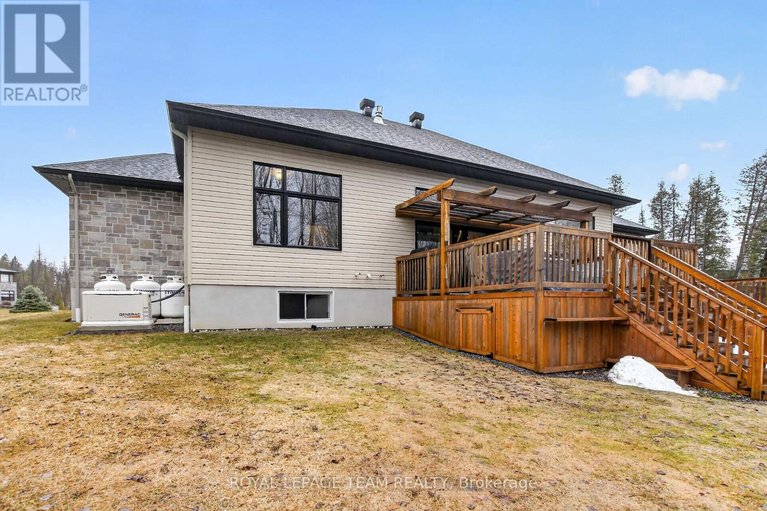 29592017/144-country-meadow-drive/huntley-ward-north-west/ottawa/ontario/K0A1L0_46