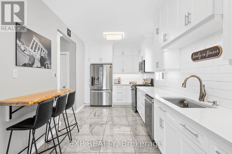 28859903/18-golders-green-lane/longfields/ottawa/ontario/K2J5C1_18