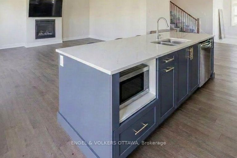 29671644/660-terrier-circle-s/goulbourn-twp-from-franktown-rdsouth-to-rideau/ottawa/ontario/K0A2Z0_3