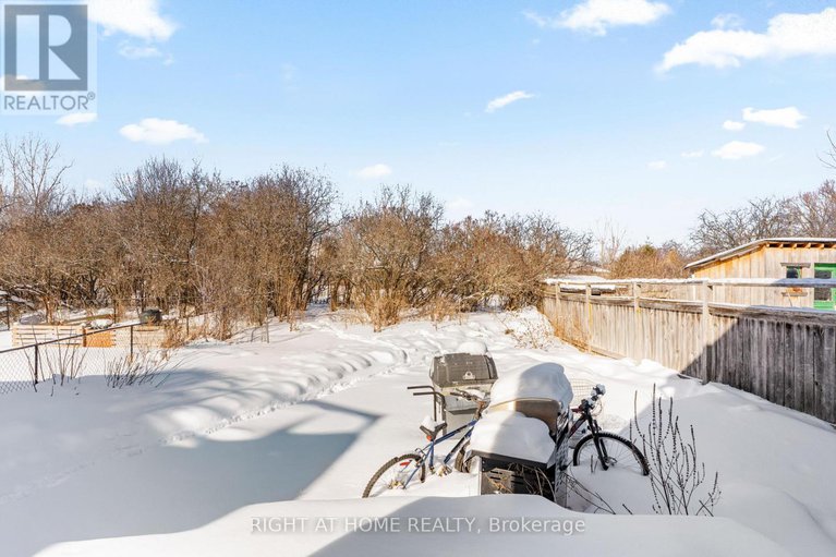 29378153/254-maude-street/almonte/mississippi-mills/ontario/K0A1A0_40