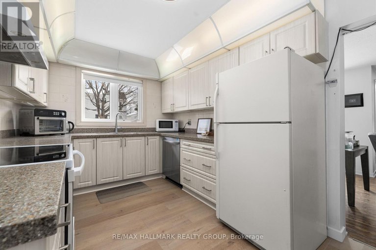 29454633/2836-mozart-court/emerald-woodssawmill-creek/ottawa/ontario/K1T2P7_13