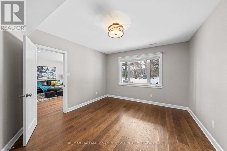 29343757/25-marsh-sparrow-private/morgans-grantsouth-march/ottawa/ontario/K2K3P1_40