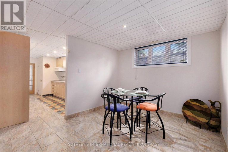 27749584/389-albert-street/hawkesbury/ontario/K6A3J9_31
