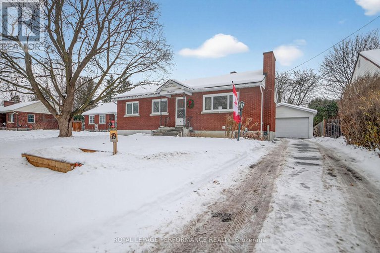29195937/19-mowat-street/carson-grove/ottawa/ontario/K1J6R1_2