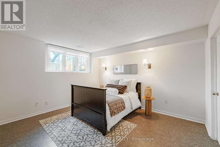 29615584/1615-locksley-lane/beaconwood/ottawa/ontario/K1J1B6_34