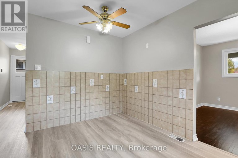 28396451/2606-egan-road/mooneys-bayriverside-park/ottawa/ontario/K1V8N1_10