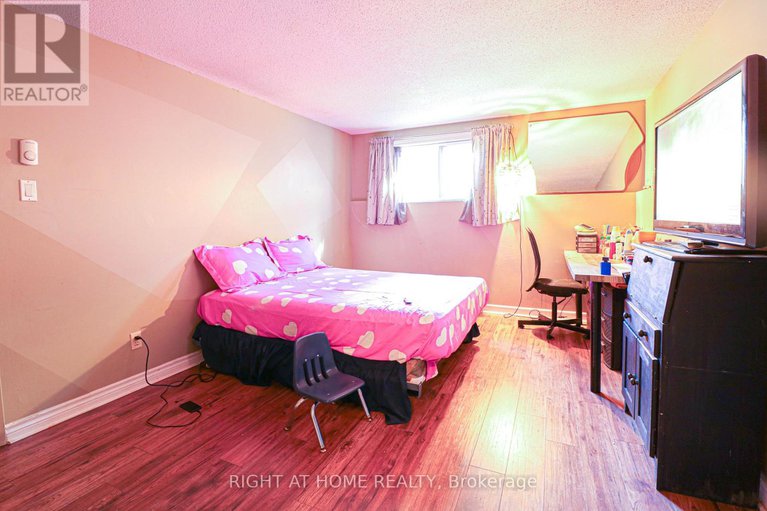 28885531/a-311-presland-road/overbrookcastle-heights/ottawa/ontario/K1K2B6_11