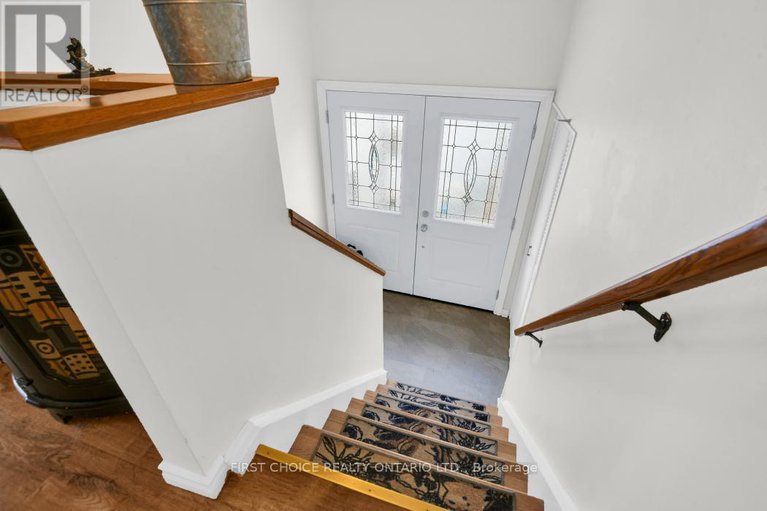 28184849/44-oberon-street/westcliffe-estates/ottawa/ontario/K2H7X8_4
