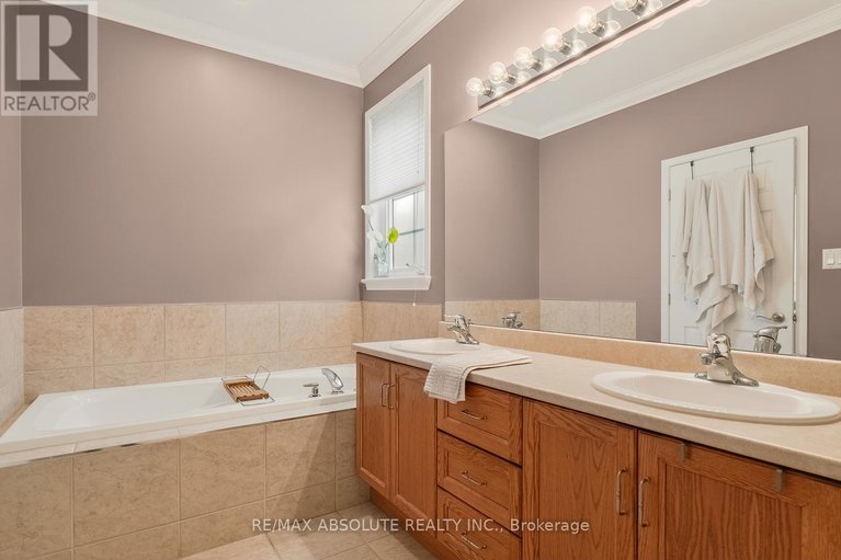 29610976/72-riverstone-drive/stonebridge/ottawa/ontario/K2J5E6_25